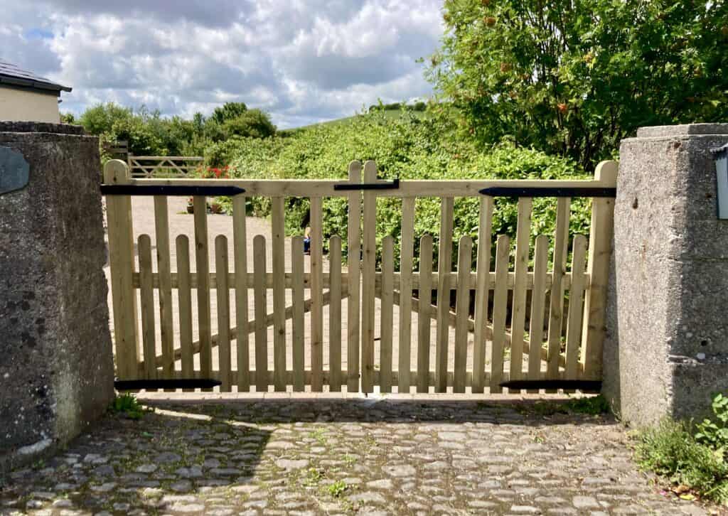 Roeburn style Driveway wooden gate 